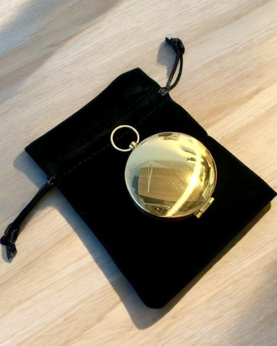 Vattentät Mässingskompass med Ljusande Effekt - Ett Måste för Vandring och Camping, personlig gravyr