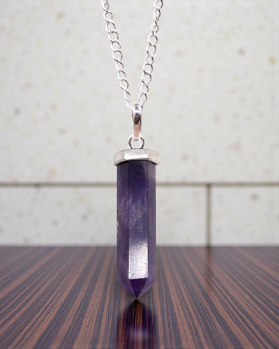 Ametistspets – Klassiskt spetsformat hänge av ametist