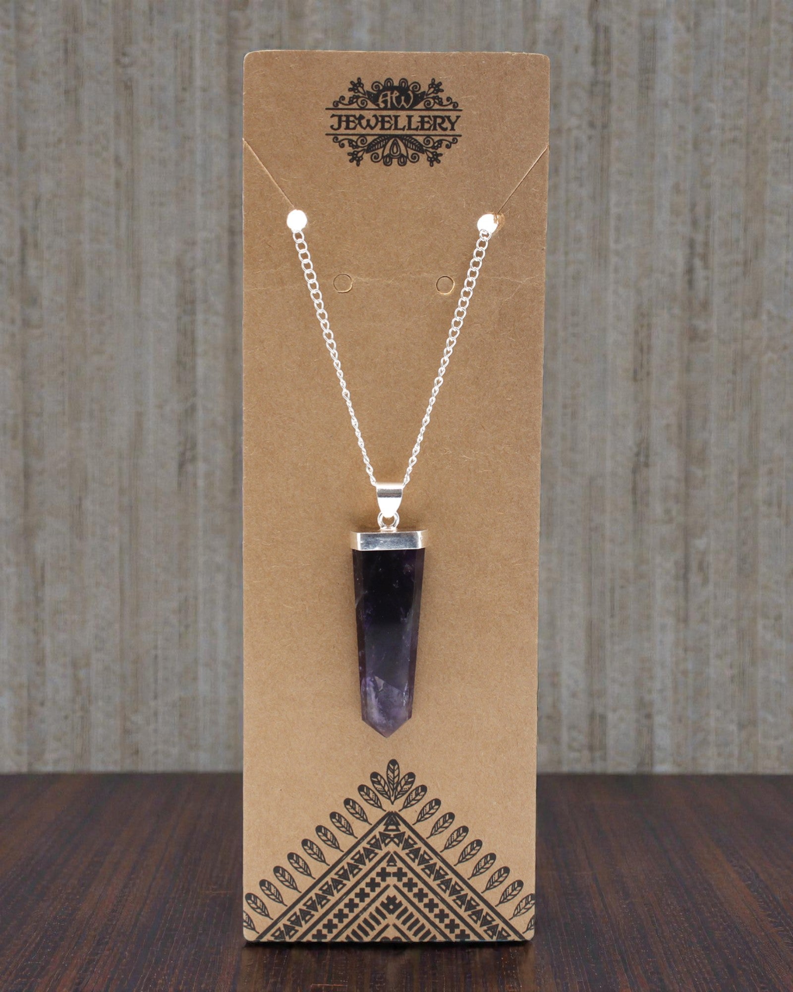 Violet Ray – Platt hängsmycke av ametist med kristallslipning
