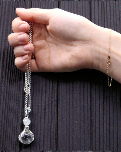 Ametisthänder – hängsmycke med läkande händer av ametist