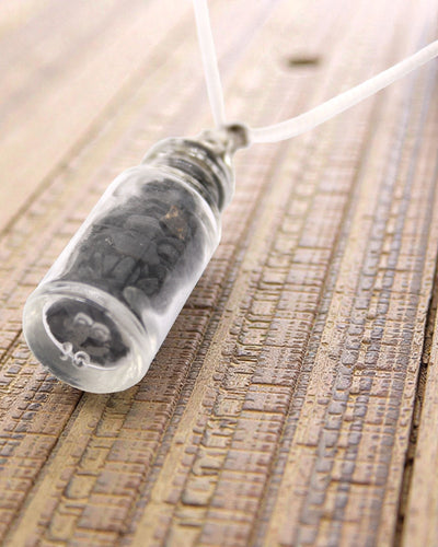 Halsband med ädelstenar i flaska – svart onyx