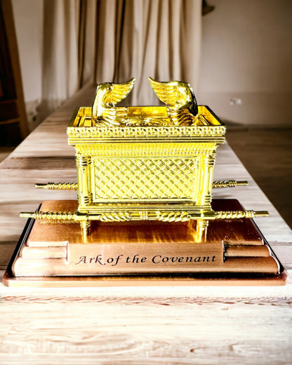 Majestätisk Miniatyr av Förbundsarken i Guldinramning 11,2 x 5,8 x 7,3 cm - Exklusiv ark, Dekoration i Guldutgåva