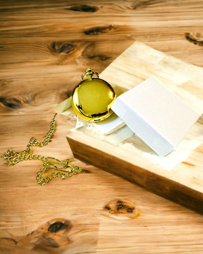 Klassisk Fickur med Dubbel Lock, Manuell, Guld Färg, med Gravyr