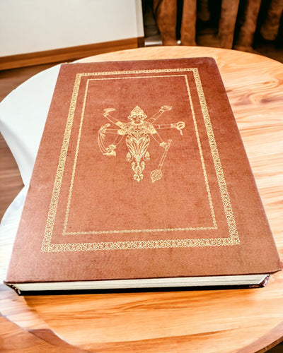 Vintage brun anteckningsbok med dekorativt omslag i retrostil – Utforskarens anteckningsbok – Brun, Vintage