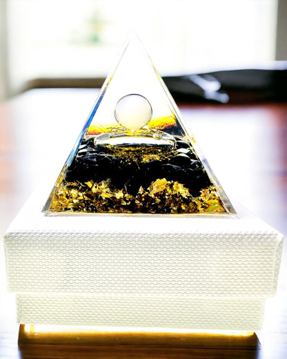 Orgonitpyramid med Obsidian – Chakra Energi Generator, Reiki Meditationsverktyg med Naturlig Sten