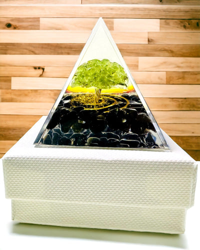 Orgonitpyramid Reiki med Naturliga Kristaller - Dekorativ Symbol för Chakraenergi Balans