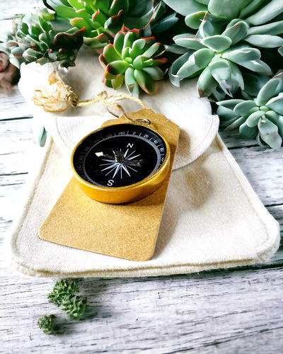 Kompakt Navigationskompass med Metallfinish – En Nödvändighet för Varje Resenär, med Gravyr