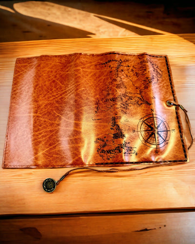 Retro mörkbrun läderpenna med skattkarta-motiv - Elegant väska för förvaring av skrivskatter