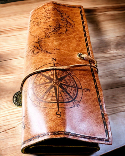 Retro mörkbrun läderpenna med skattkarta-motiv - Elegant väska för förvaring av skrivskatter