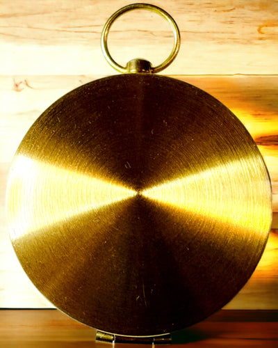 Retro-stil Navigationskompass – Bärbart och Precist Instrument för Riktning för Resenärer och Upptäcktsresande. Gravyr, personalisering.