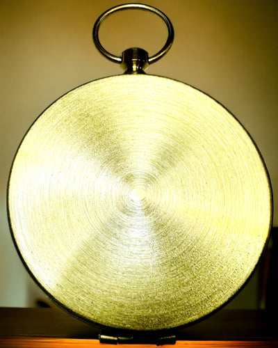 Retro-stil Navigationskompass – Bärbart och Precist Instrument för Riktning för Resenärer och Upptäcktsresande. Gravyr, personalisering.