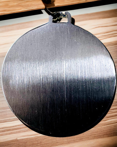 Kompasshalsband – Smidd Smycke i Rostfritt Stål för Män och Kvinnor i Två Färger, med Gravyr