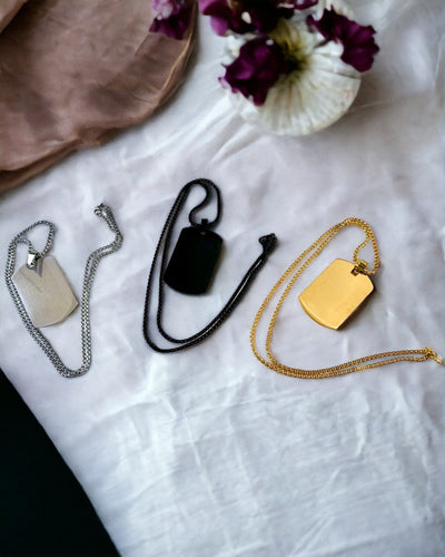 Halsband med Dog Tag "Tre Nyansers Stil" - ID-bricka - Elegant Hängsmycke i Rostfritt Stål med Graveringsalternativ