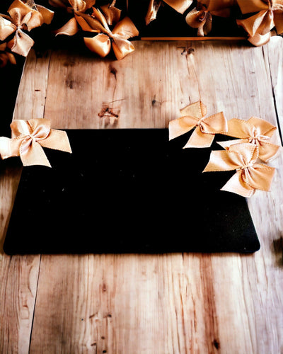 Exklusivt Svart Metallvisitkort med Anpassningsmöjlighet – Perfekt som Present