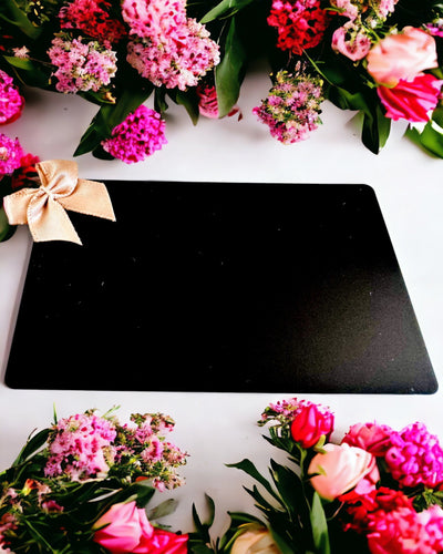 Exklusivt Svart Metallvisitkort med Anpassningsmöjlighet – Perfekt som Present