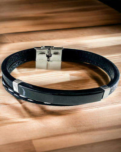 Sportarmband i PU-läder och rostfritt stål med möjlighet till gravyr – 3 färger