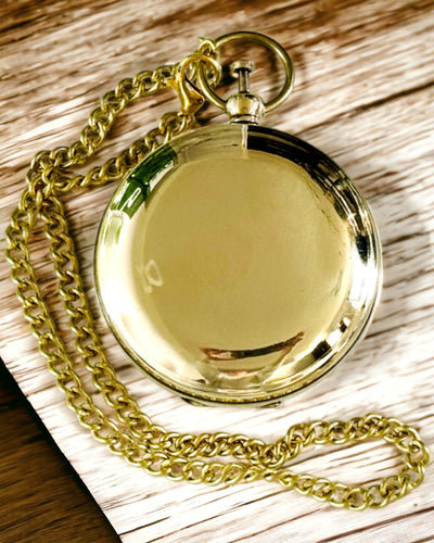 Kompass i gyllene färg Äventyr – Elegant Upptäcktsnavigator