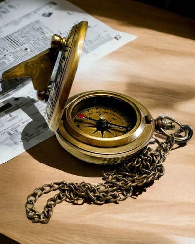 Resenärens Navigationskompass med gravyr, personalisering – Hantverk av Indiska Hantverkare