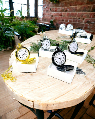 Fickur i vintage-stil i guld med möjlighet till gravyr