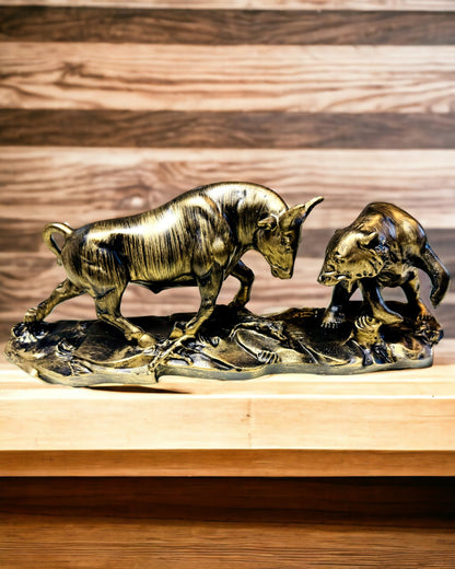 Skulptur "Två rivaler" - Tjur och Björn - Symbolik för Finansmarknaden, Möjlighet till Gravyr - Kopparfärg