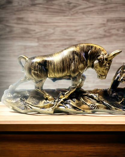 Skulptur "Två rivaler" - Tjur och Björn - Symbolik för Finansmarknaden, Möjlighet till Gravyr - Kopparfärg