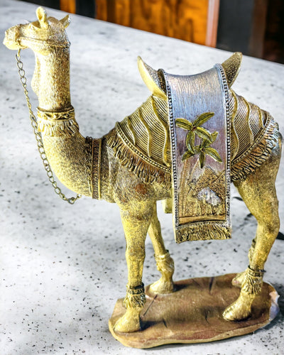 Statuett Ökenvandrare Dekorativ Kamel i Harts med Möjlighet till Gravyr