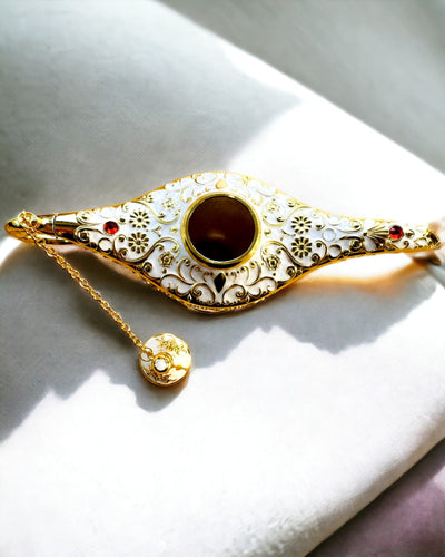 Magisk Aladdins Lampa med Graveringsalternativ - Vit Variant, flätad med guld