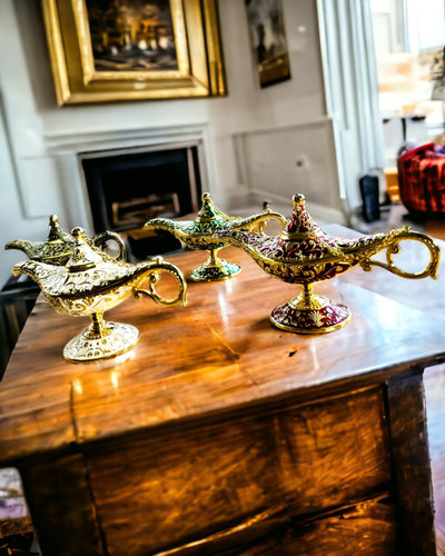 Magisk Aladdins Lampa med Graveringsalternativ - Vinröd Variant, med Guldinslag