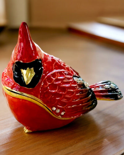 Elegant smyckeskrin i form av en kardinal med möjlighet till gravyr