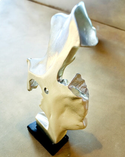 Figur "Elegans i Sten" silverfärg - 13,5 cm hög, Dekorativ med Graveringsalternativ