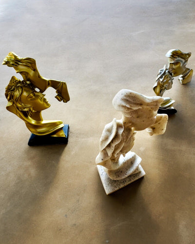 Figur "Elegans i Sten" färg vit - 13,5 cm hög, Dekorativ med Graveringsalternativ