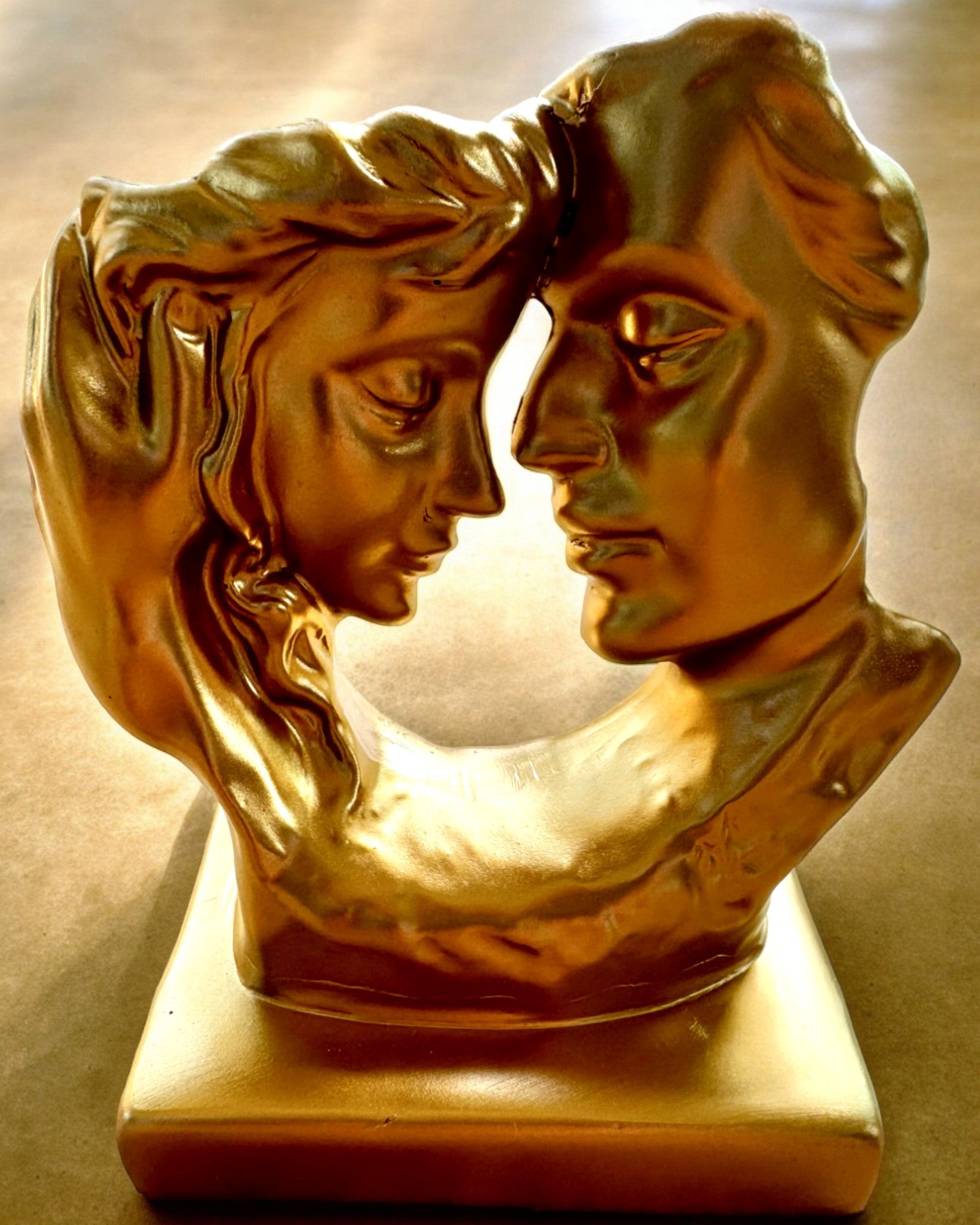 Figur "Złote Złączenie" - 13,5 cm hög, Dekorativ med Graveringsalternativ
