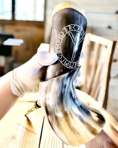 Hornmugg "Viking Valor" - Handgraverad, Premiumkvalitet - 4 varianter att välja mellan
