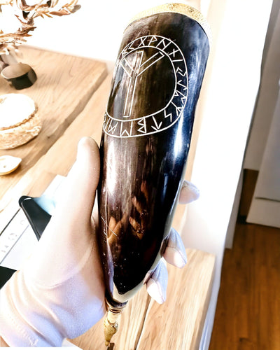 Hornmugg "Viking Valor" - Handgraverad, Premiumkvalitet - 4 varianter att välja mellan