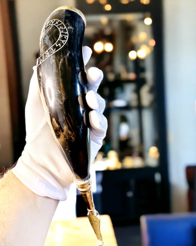 Hornmugg "Viking Valor" - Handgraverad, Premiumkvalitet - 4 varianter att välja mellan