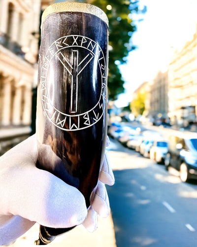 Hornmugg "Viking Valor" - Handgraverad, Premiumkvalitet - 4 varianter att välja mellan