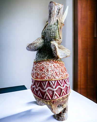 Słoniowa Stróżka – Dekorativ Elefant i Harts med Graveringsmöjlighet