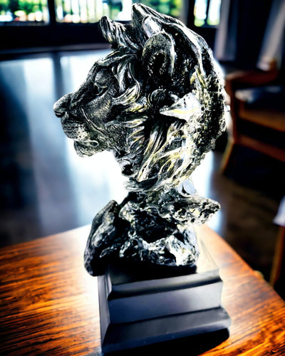 Lejonet - Djungelns Kung - Majestätisk Lejonstatyett - silverfärg, möjlighet till anpassning som present