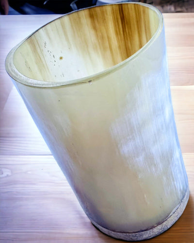 Handgjord Liten Kopp med Graveringsmöjlighet, indisk Bägare, möjlighet till anpassning som present, gravyr. Ljus färg