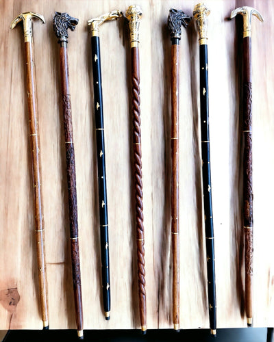 Handsnidad Reskäpp, för promenader "Kunglig Vandrare" i brunt med gyllene dekorationer