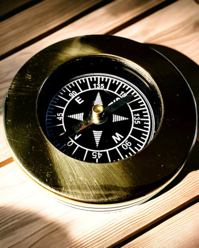 Kompas för Resenären Rajput med möjlighet till anpassning - som present