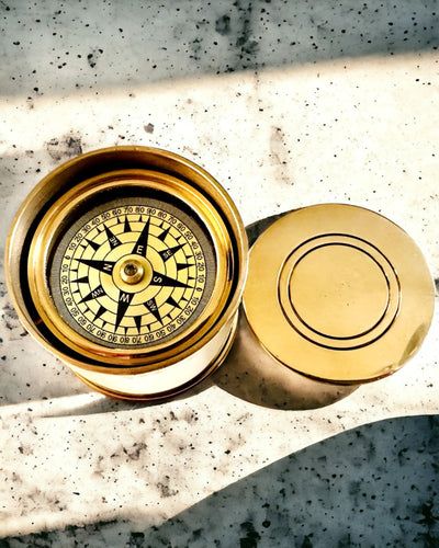 Resenärens kompass "Bęben Wschód Słońca" – med möjlighet till personlig gravyr