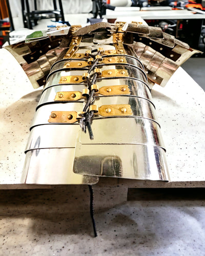 Stads Krigares Rustning - Handgjord, Möjlighet till Gravyr, Höjd Cirka 40 cm