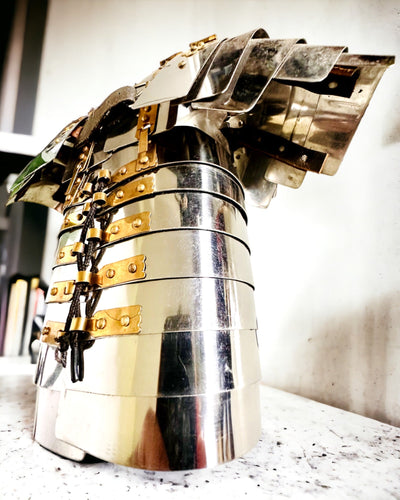 Stads Krigares Rustning - Handgjord, Möjlighet till Gravyr, Höjd Cirka 40 cm