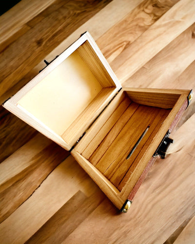 Magisk Skattkista - Sparbössa, personalisering med gravyr