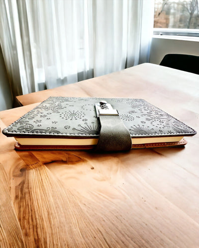 Exklusiv Anteckningsbok, PU-läder, A5 med Kodlås - "Secret Journal", personalisering med gravyr