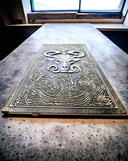 Magiczny Notes, anteckningsbok "Boski Byk" - Elegant och Unik Papeteria, personalisering med gravyr