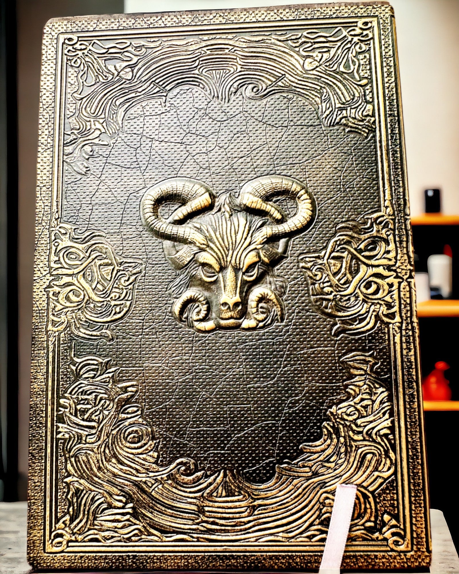 Magiczny Notes, anteckningsbok "Boski Byk" - Elegant och Unik Papeteria, personalisering med gravyr