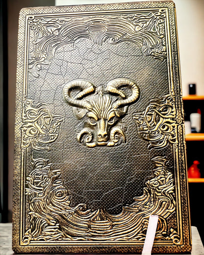 Magiczny Notes, anteckningsbok "Boski Byk" - Elegant och Unik Papeteria, personalisering med gravyr