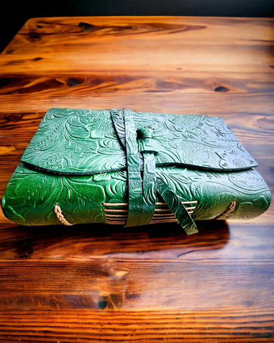 Premium Läderanteckningsbok "Naturens Elegans" - 200 sidor, 120g, anteckningsbok, skissbok, 2 färger att välja mellan, personlig gravyr